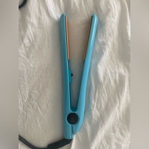 Blue chi hair straightener